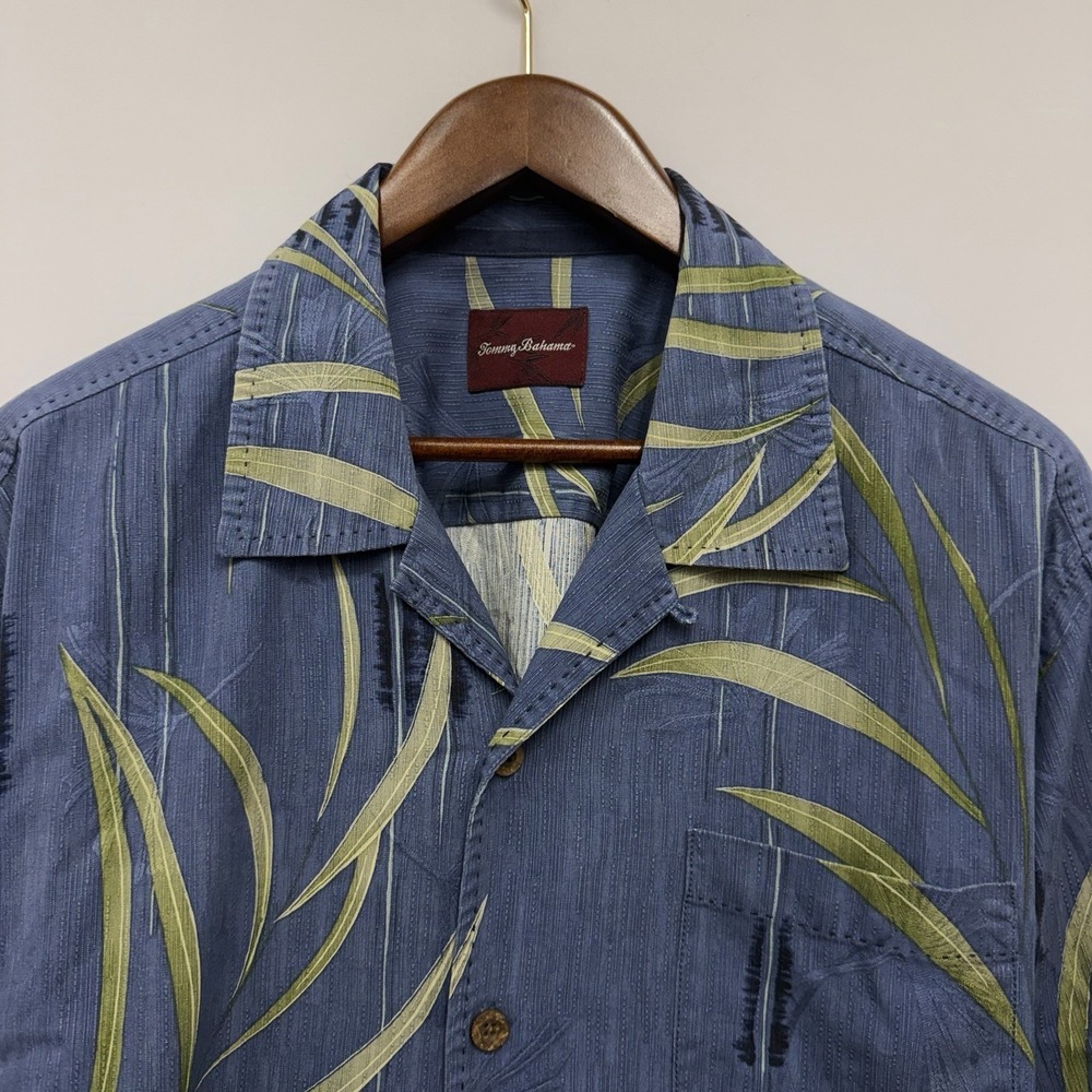 Tommy Bahama Men's Sz Large Blue/Green Floral Palms Silk Camp Button Front Shirt